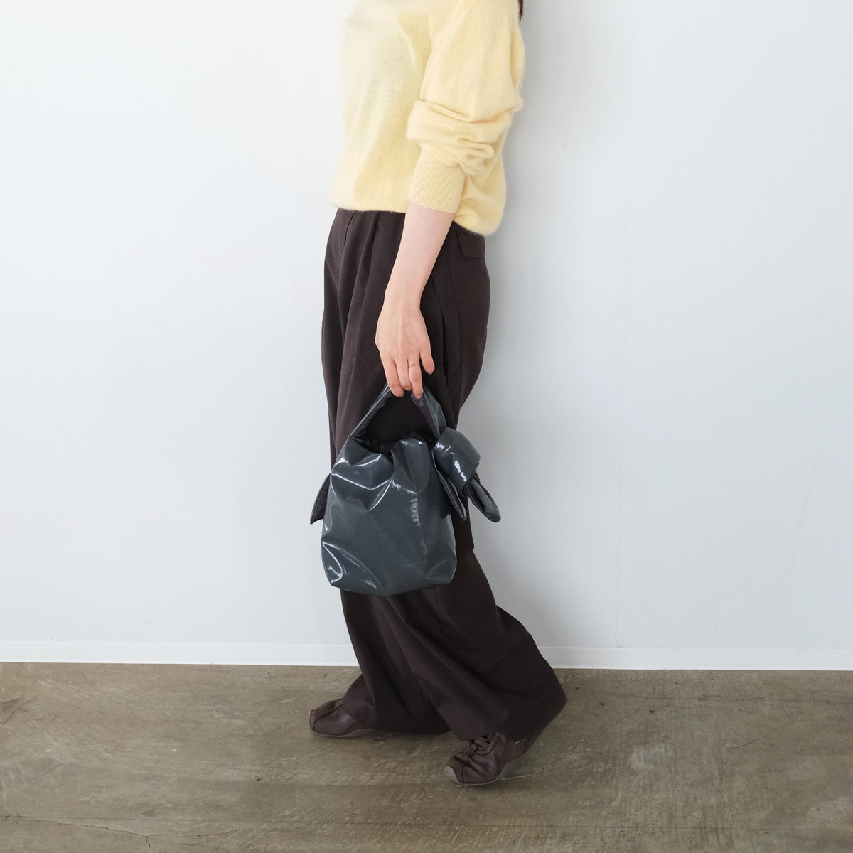 【てかてかショルダーバッグ】 － mate-mono